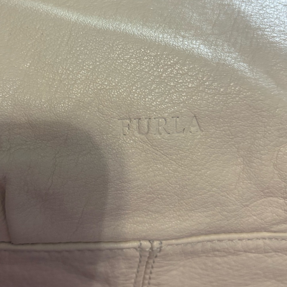 Furla cream/white handbag Pre Loved - Picture 10 of 10